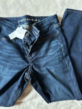 American Eagle Outfitters Ladies Skinny Jeans - Dark Blue Wash